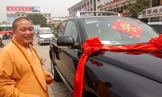 不查不知道一查吓一跳，掌控少林寺38年的释永信，私下到底有多壕（组图） - 22