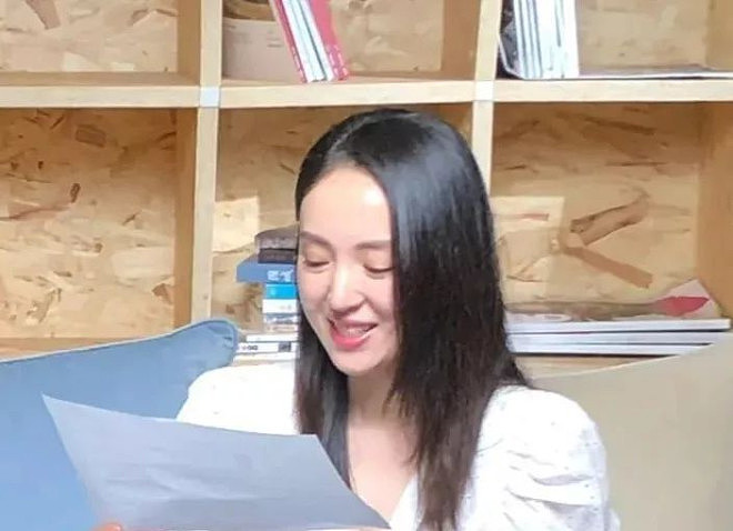 董璇广告拍摄现场照曝光 ，工作人员：她真缺钱（组图） - 8