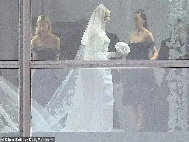 太狠!贝克汉姆好大儿为名媛老婆重办婚礼,爸妈弟妹压根没通知?小贝心碎:你干脆去掉爹的姓氏吧!(组图) - 21