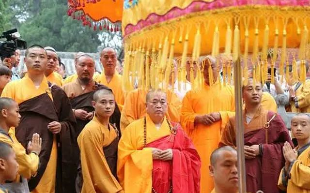 不查不知道一查吓一跳，掌控少林寺38年的释永信，私下到底有多壕（组图） - 14