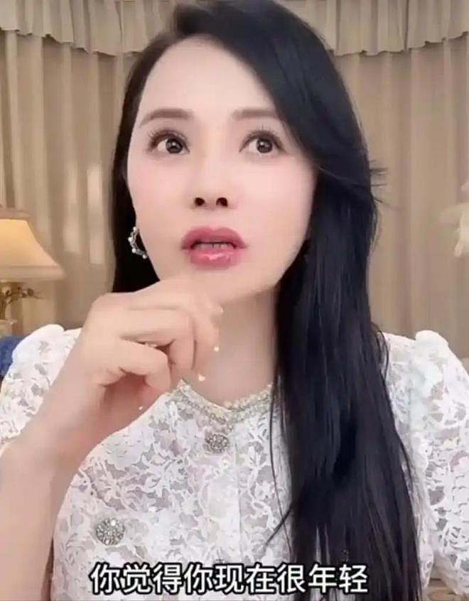 一波未平一波又起!董璇亲妈一句话,彻底撕下女儿的“完美伪装”(组图) - 3