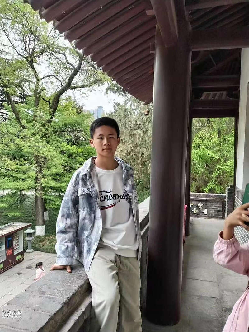 两名高中生被高薪诱骗至柬埔寨失联,官方:或身陷电诈园区,并不断被转移(组图) - 1