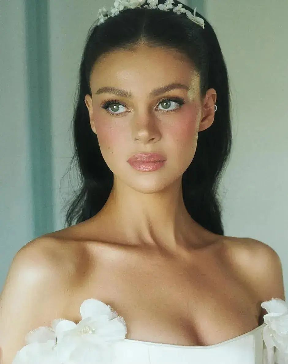 太狠!贝克汉姆好大儿为名媛老婆重办婚礼,爸妈弟妹压根没通知?小贝心碎:你干脆去掉爹的姓氏吧!(组图) - 12