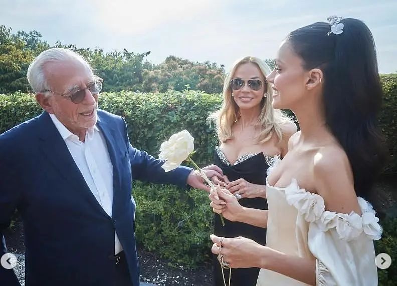 太狠!贝克汉姆好大儿为名媛老婆重办婚礼,爸妈弟妹压根没通知?小贝心碎:你干脆去掉爹的姓氏吧!(组图) - 11