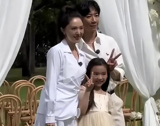 一波未平一波又起!董璇亲妈一句话,彻底撕下女儿的“完美伪装”(组图) - 2