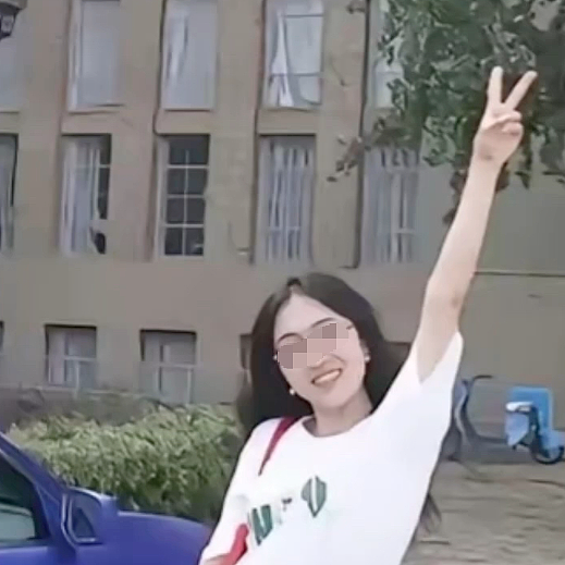 演唱会女生腿上被粘不明液体后报警,现场视频流出反被骂:穿这样活该(视频/组图) - 14