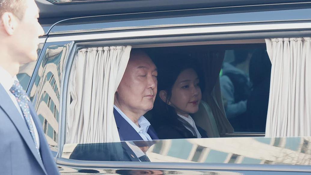 韩国前总统夫妇双双入狱：尹锡悦和金建希的垮台与挣扎（图） - 1