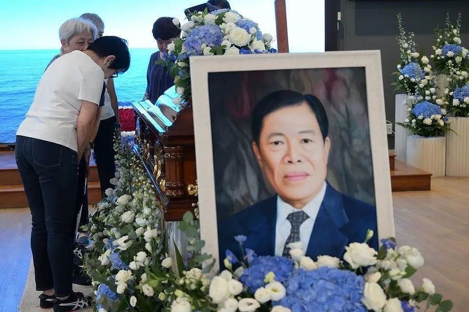 新加坡华裔首富去世!从一贫如洗到身价百亿,他暴富后仍给国内老家捐款...(组图) - 1