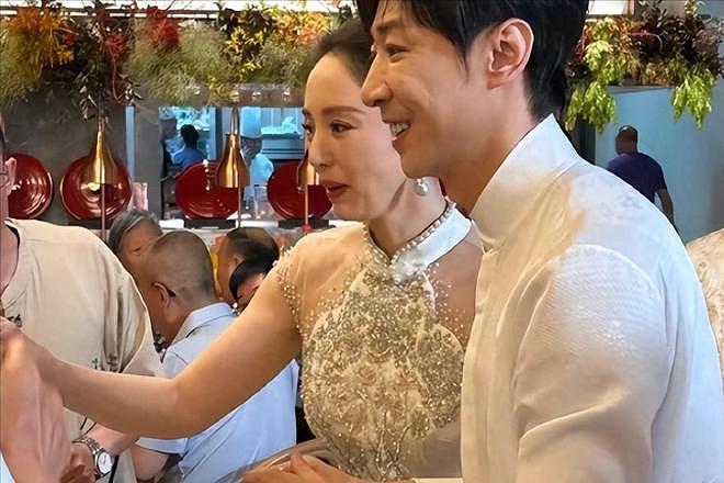 一波未平一波又起!董璇亲妈一句话,彻底撕下女儿的“完美伪装”(组图) - 4