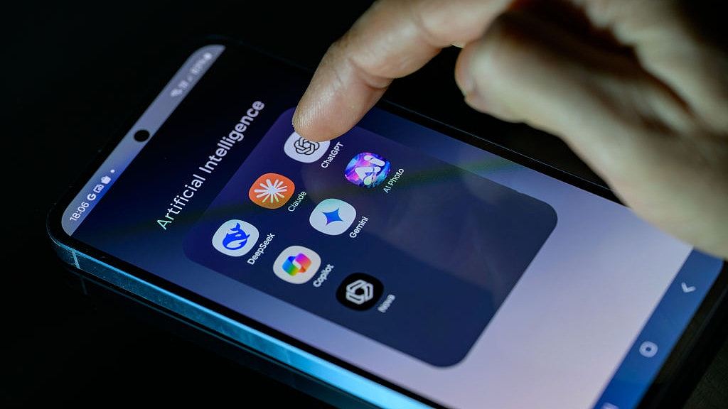 AI打烂美国电脑科毕业生饭碗，有人申请6千份工零offer领失业救济（组图） - 2