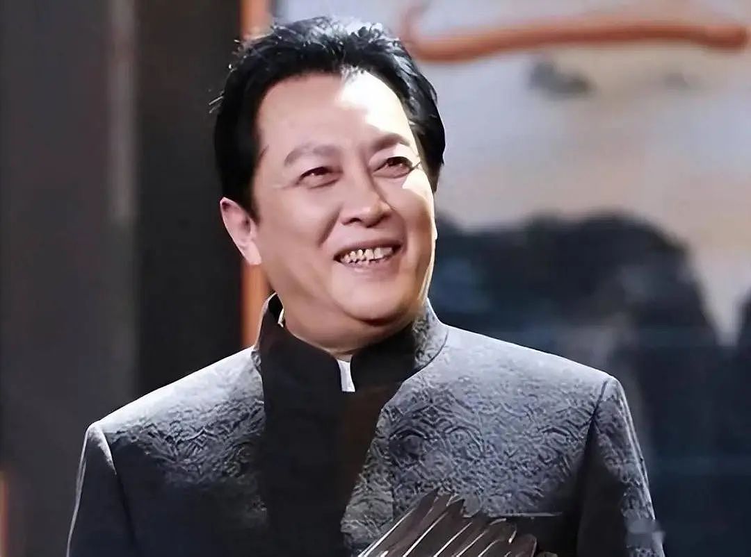 原配自杀、儿子残疾，再娶小12岁娇妻，难怪唐国强73岁还这么拼（组图） - 6