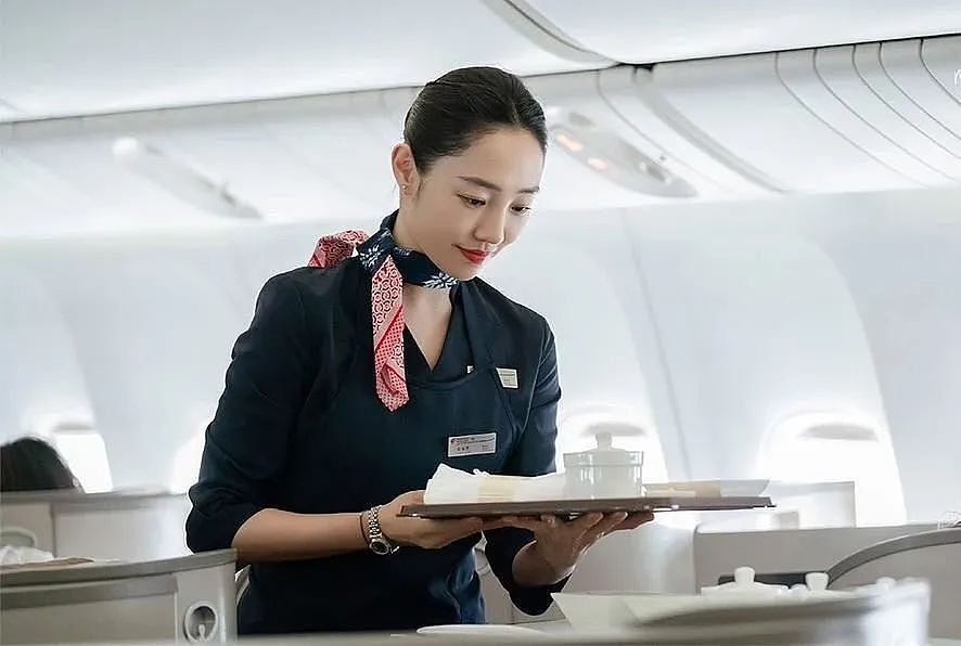 “可以不穿裙子了”，空姐原来这么无奈（组图） - 5