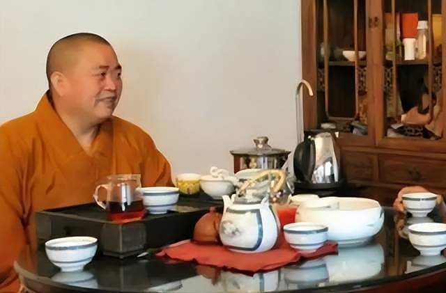 不查不知道一查吓一跳，掌控少林寺38年的释永信，私下到底有多壕（组图） - 12
