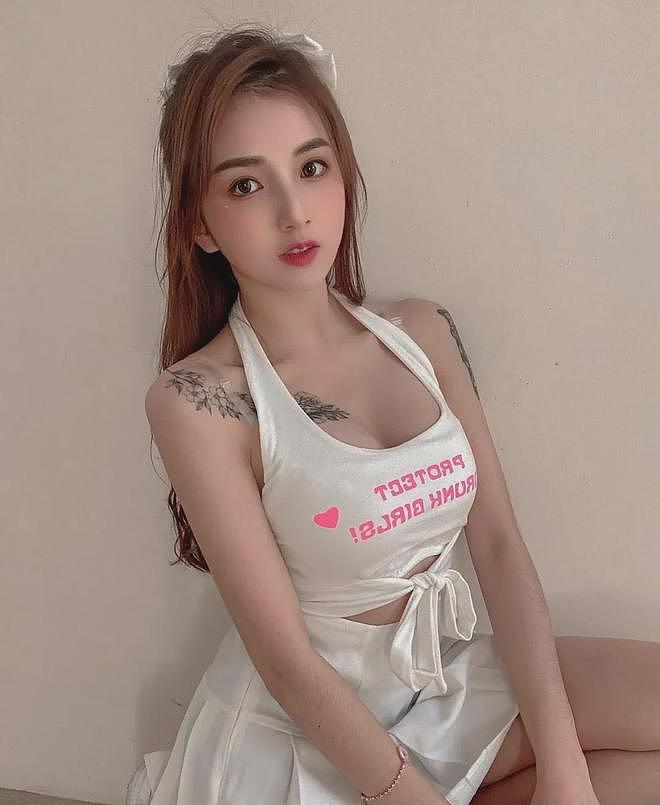【美女】S级模特,火辣身材,性感撩人,给人一种清凉感(组图) - 21