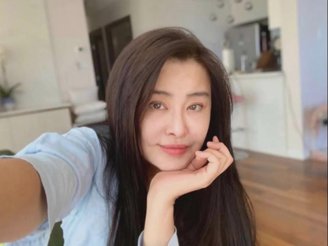 王祖贤“容貌”高清照曝光!她嗨喊终于可公开,曝女神私下好热情(组图) - 2