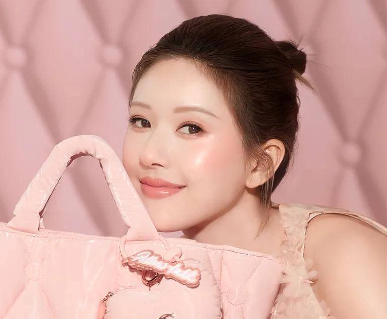 业内警告赵露思！提醒她不要碰助农：别骑在基层人员头上抢功劳（组图） - 19