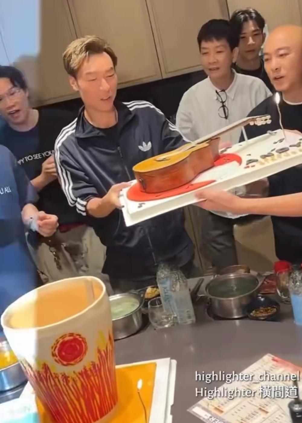 郑秀文为老公许志安庆生,生日歌一波接一波,张卫健到场庆祝(组图) - 3