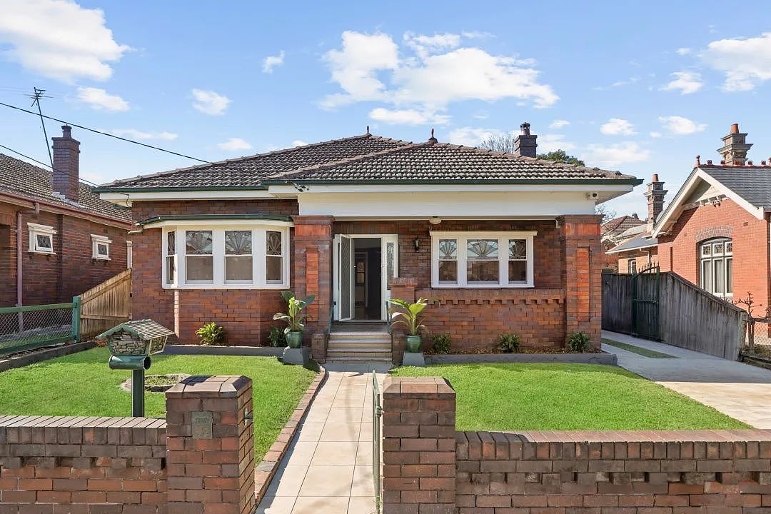 悉尼内西区Strathfield四房两卫经典独立家庭住宅，装修精美带壁炉，步行Strathfield火车站及Plaza（组图） - 7