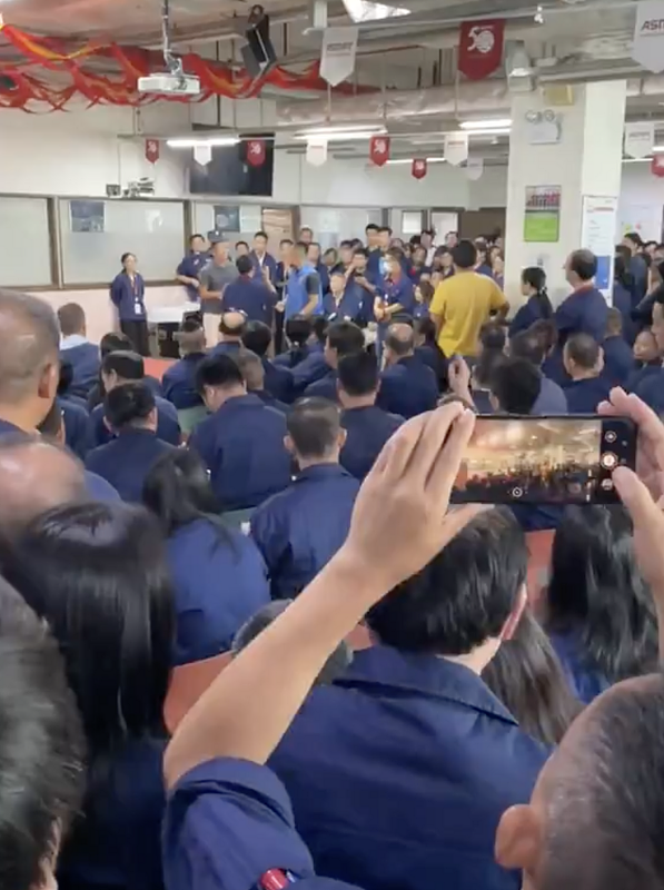 世界工厂大崩溃!中厂裁员欠薪,失业潮席卷中国,工人堵门讨薪视频曝(视频/组图) - 3