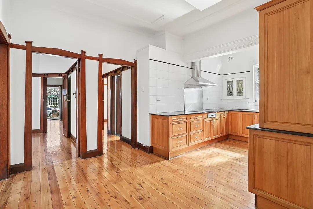 悉尼内西区Strathfield四房两卫经典独立家庭住宅，装修精美带壁炉，步行Strathfield火车站及Plaza（组图） - 8