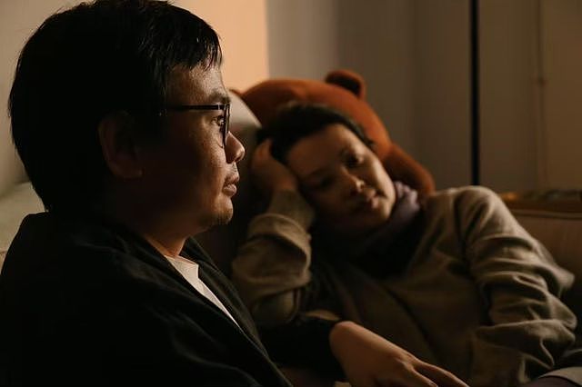 53岁袁立官宣退网!小12岁老公曝原因,晒夫妻合影超恩爱(组图) - 3