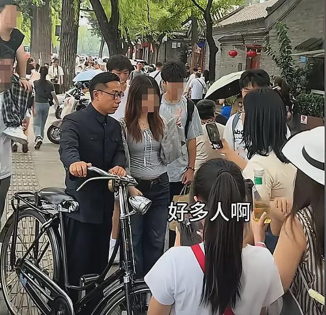 安徽博主小伙因长相酷似溥仪,接到横店邀约,网友:这叫老天爷赏饭吃(组图) - 6