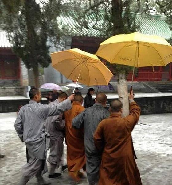 猛料不断曝光！释永信父亲节晒亲子图，他的丑闻早就有了迹象（组图） - 21