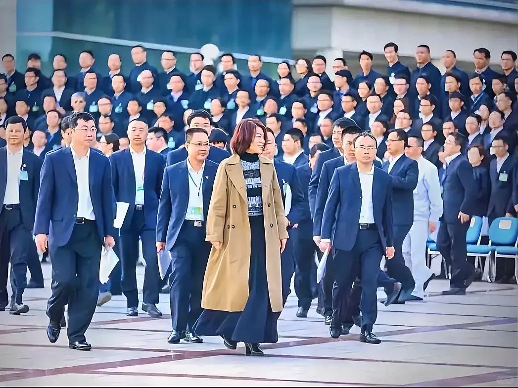 恭喜继承900亿！爸爸三房互相争宠，从一群哥哥里杀出重围继承家业（组图） - 22