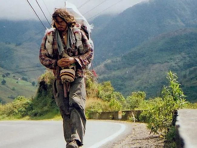 徒步环游世界27年，网友：丢下儿子不管算男人（组图） - 27