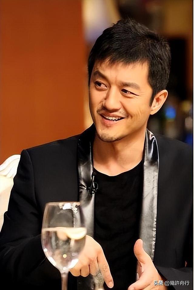 19岁的李嫣饭后抽电子烟，李亚鹏看在眼里毫无动作，看手法很娴熟（组图） - 18