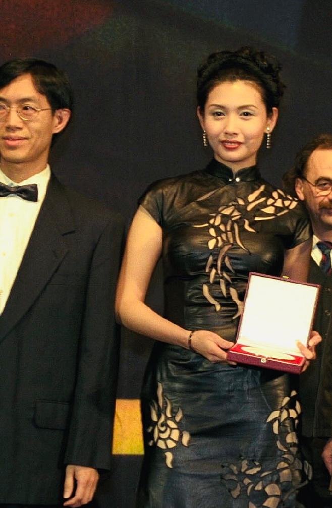 “媚骨天成”邱淑贞：王晶仍念念不忘，嫁豪门的日子却并不洒脱？（组图） - 36