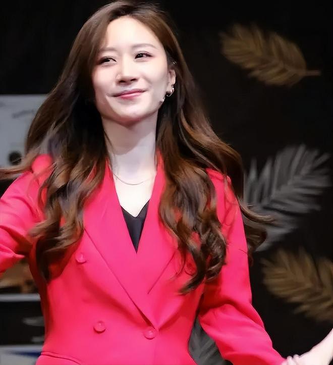文章恋情曝光后首现身，左手戴戒指疑似二婚，与绯闻女友多次同台（组图） - 12