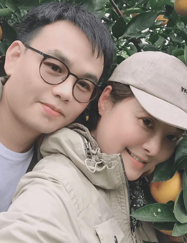 53岁袁立官宣退网！小12岁老公曝原因，晒夫妻合影超恩爱（组图） - 10