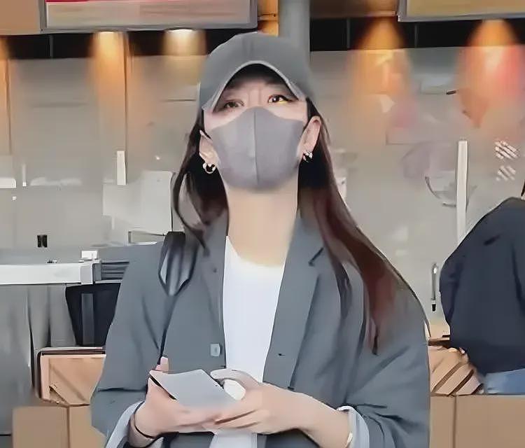 文章恋情曝光后首现身，左手戴戒指疑似二婚，与绯闻女友多次同台（组图） - 11