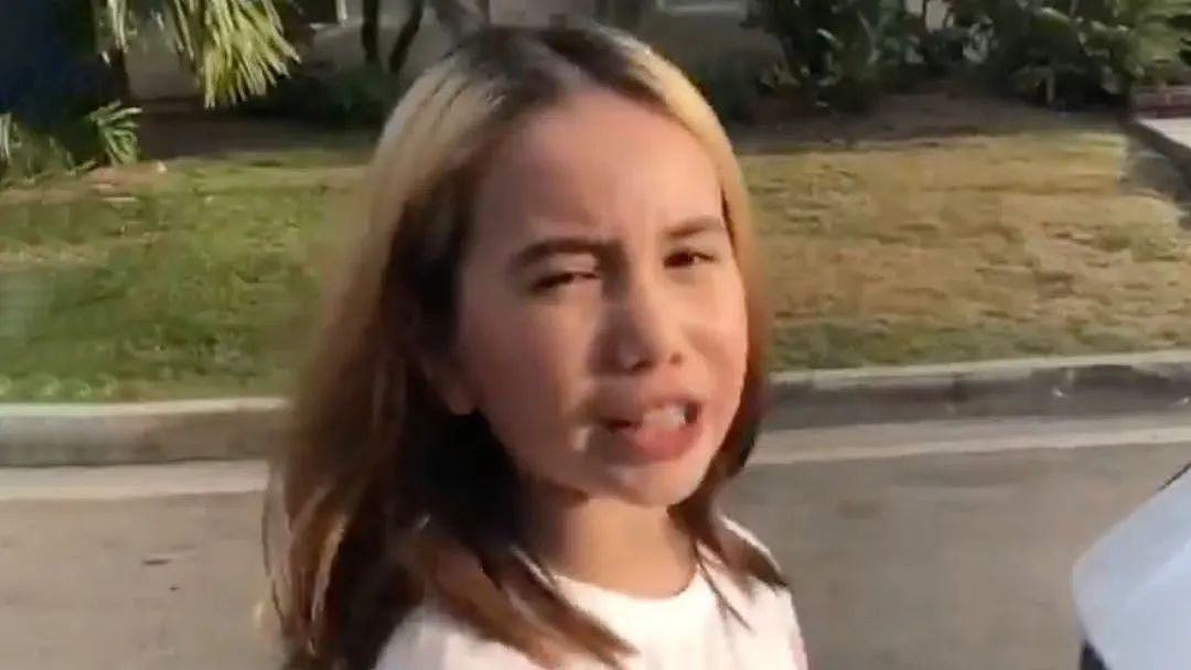 华裔网红刚成年第一天卖“付费视频“狂揽百万美刀，背后是父母亲哥多年的操控吸血...（组图） - 16