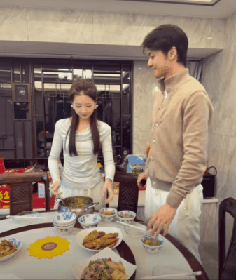 “豪门公主”结婚也要带货！“富二代继承者”为抢家业，疯卷流量（组图） - 25