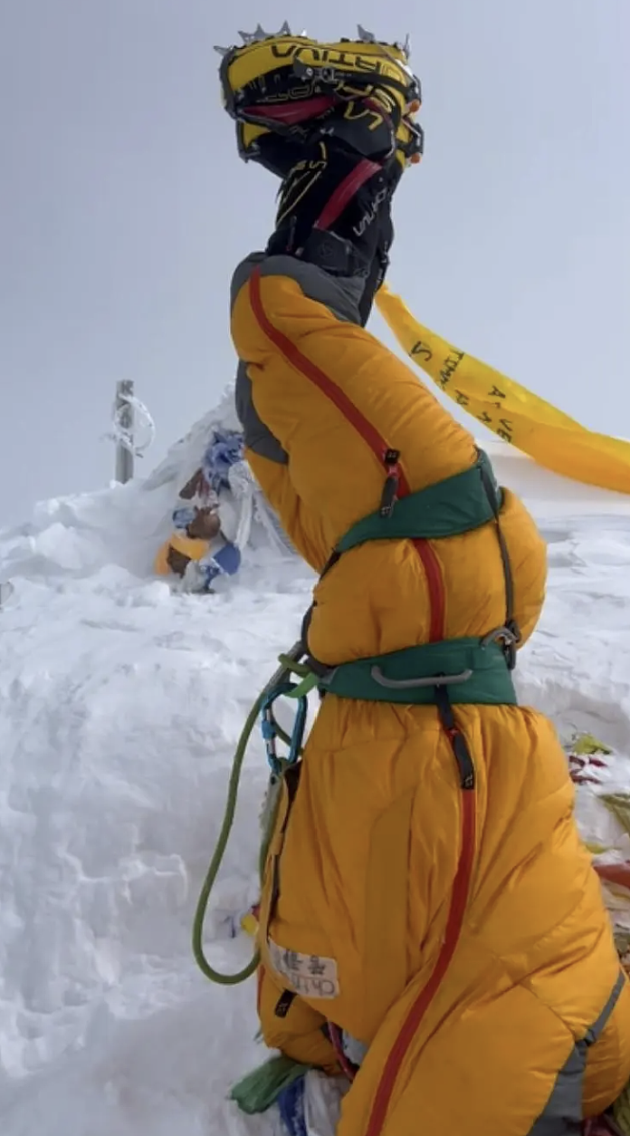去年在珠峰倒立成名！华人女登山者攀世界第2高峰，遭落石砸中遇难（组图） - 2