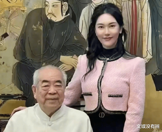 87岁著名书画家范曾疑被娇妻卷走20亿，网友：不然呢？图你年纪大，图你不洗澡？（组图） - 1