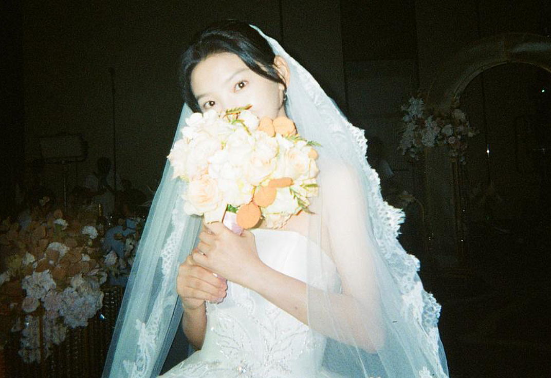 00后,正在秘密结婚(组图) - 1