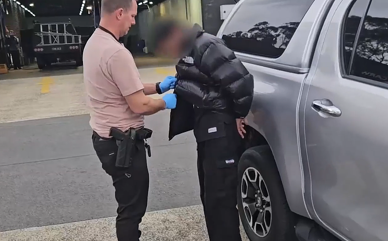 澳洲警方抓捕大批留学生！超市疯狂洗劫奶粉后在黑市出售，赃物堆积如山！涉案金额超$1000万（组图） - 6