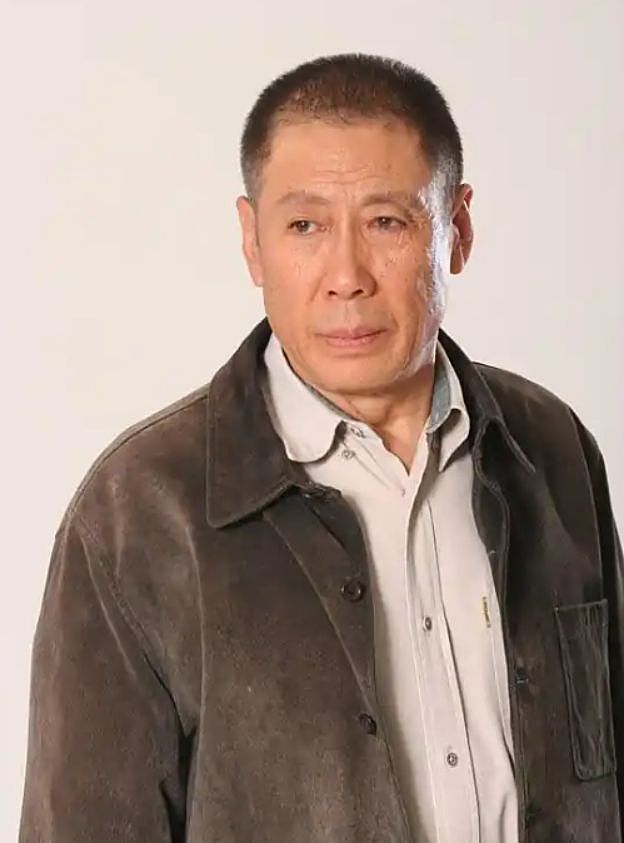 被两任妻子抛弃,与李媛媛情深缘浅,如今90岁焦晃仍想拍戏(组图) - 3