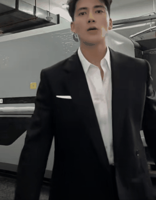 “豪门公主”结婚也要带货！“富二代继承者”为抢家业，疯卷流量（组图） - 1