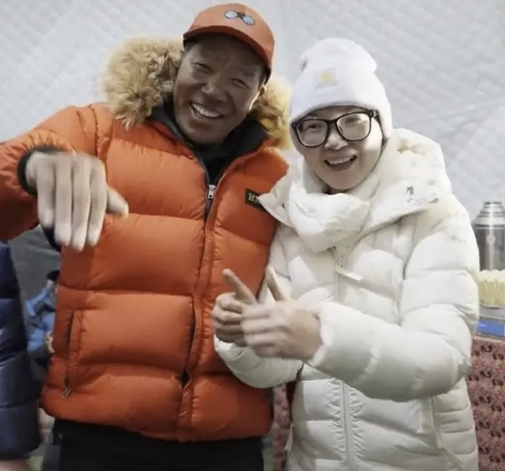 去年在珠峰倒立成名！华人女登山者攀世界第2高峰，遭落石砸中遇难（组图） - 3