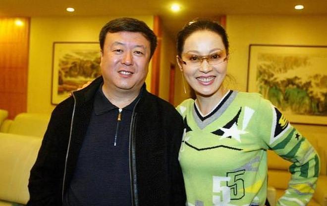 色字头上一把刀！当年娶娇妻的导演们，都为自己的“欲望”付出了代价（组图） - 7