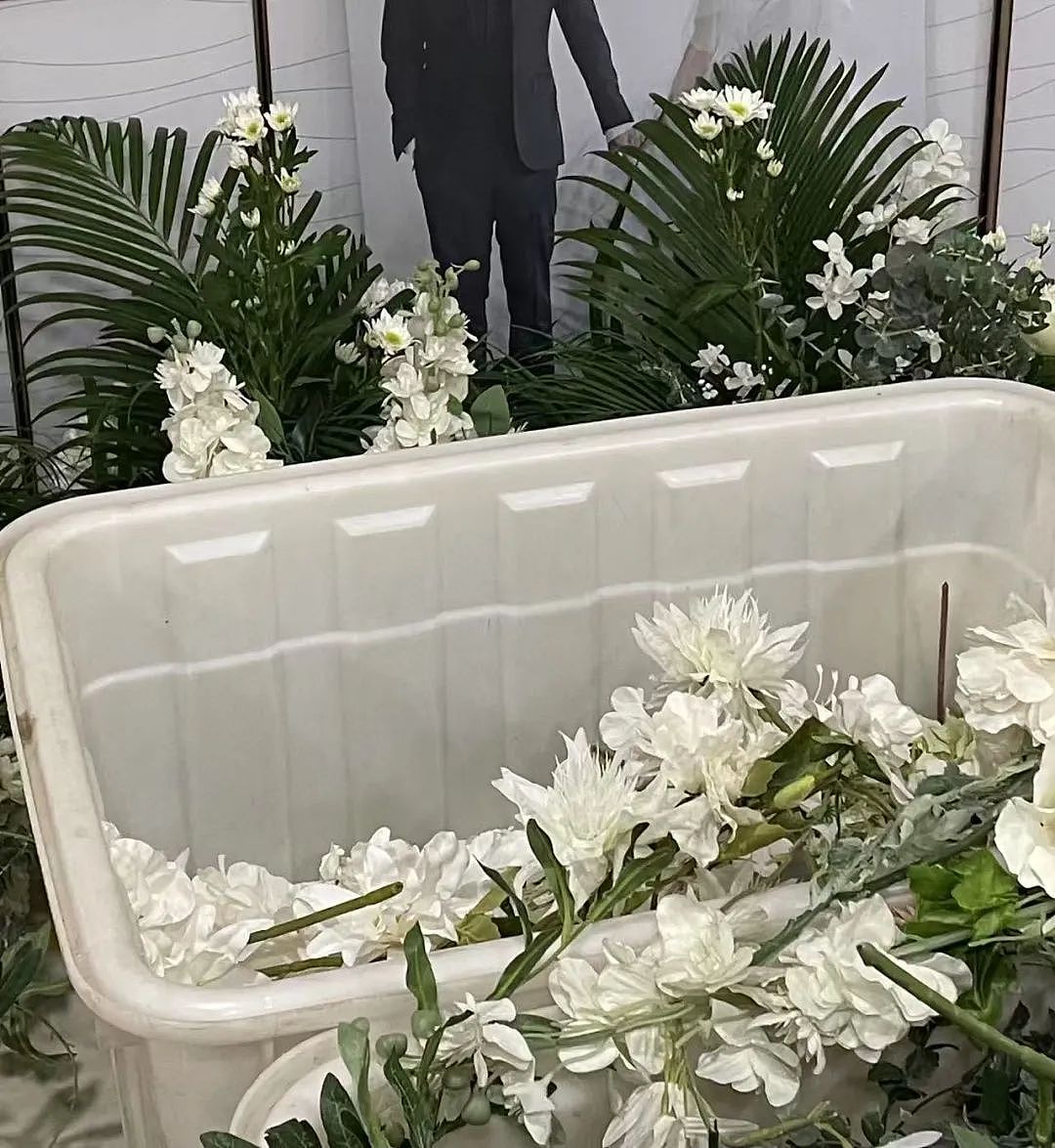 00后,正在秘密结婚(组图) - 12
