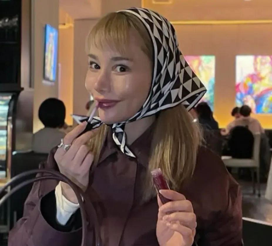 越来越多女星承认整容！有人后悔有人上瘾，动了28次手术停不下来（组图） - 17