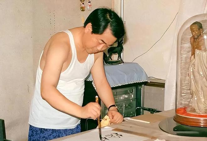 87岁范曾情史曝光，三婚老婆是好友妻子，现小50岁娇妻却出轨继子（组图） - 3