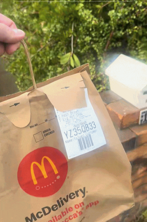 澳洲麦当劳外卖订单让网友吵翻天！小哥走80米赚$10（组图） - 2