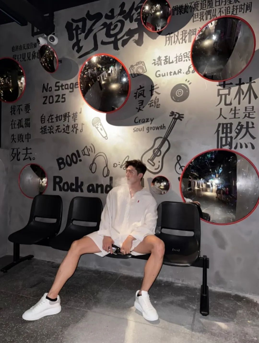 【帅哥】189黑皮体育生，俊朗的外表，性感的肌肉，网友：让我先吃...（组图） - 9