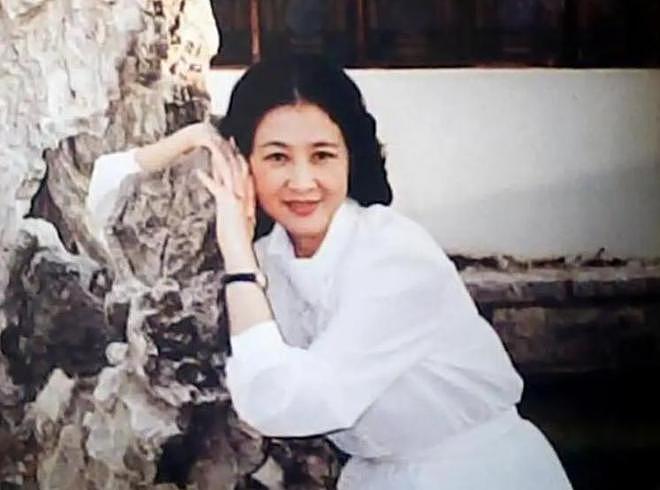 87岁范曾情史曝光，三婚老婆是好友妻子，现小50岁娇妻却出轨继子（组图） - 10